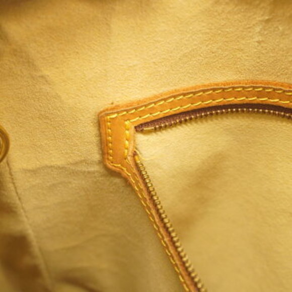 Louis Vuitton Monogram Looping GM Shoulder Bag - Picture 9 of 11